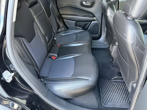 Used 2019 Jeep Compass Latitude w/ Popular Equipment Group AWD/4WD image 18