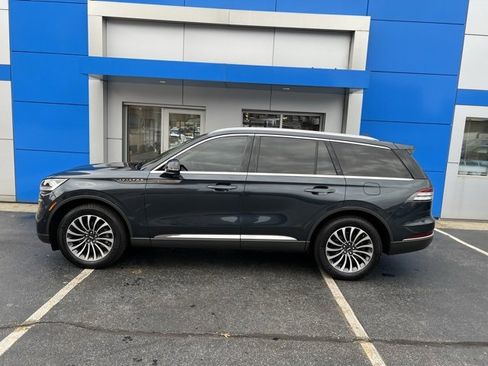 Used 2023 Lincoln Aviator Reserve w/ Equipment Group 201A image 5