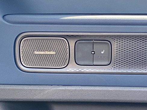 New 2025 Volkswagen ID. Buzz Pro S Plus AWD/4WD image 12
