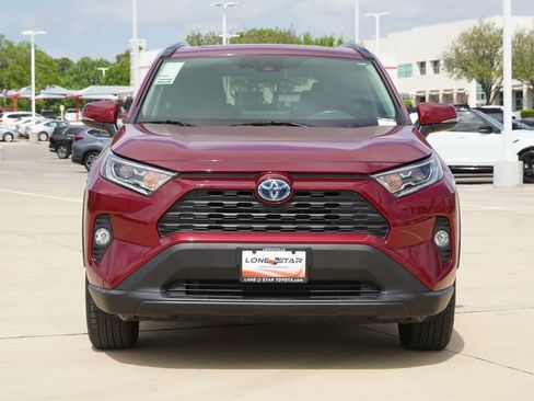 Used 2020 Toyota RAV4 XLE w/ Convenience Package image 3