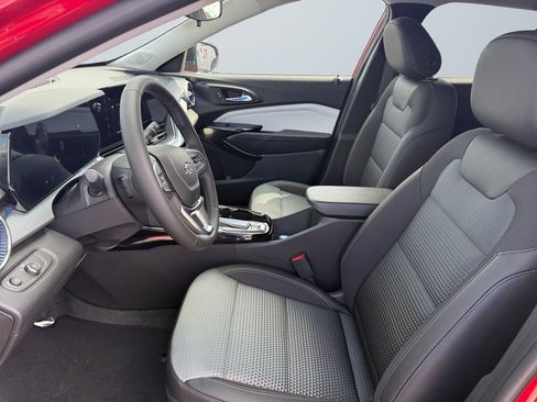 New 2026 Chevrolet Trax LT w/ Driver Confidence Package FWD image 9