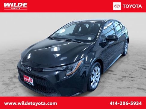 Certified 2022 Toyota Corolla LE FWD image 1