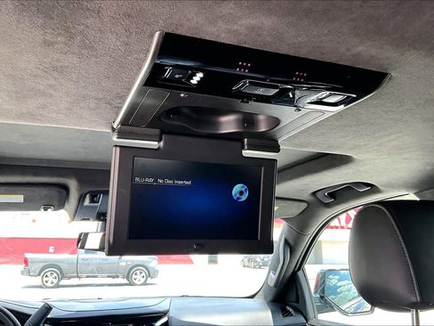 Used 2020 Cadillac Escalade Platinum RWD image 33