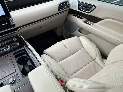 Used 2021 Lincoln Navigator L Reserve AWD/4WD image 30