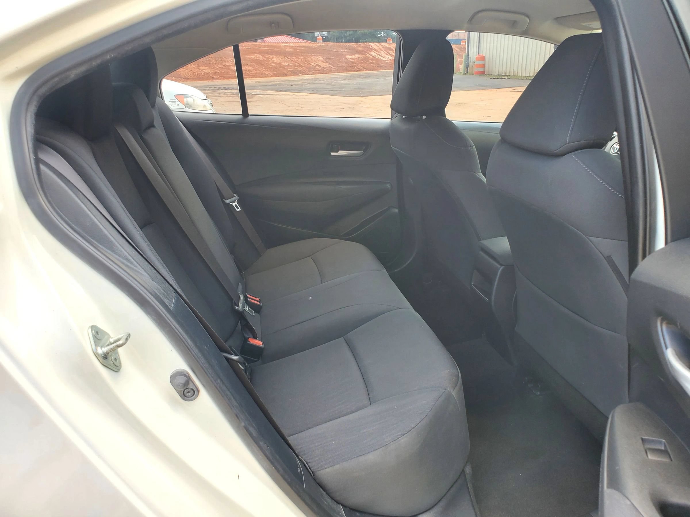 Used 2021 Toyota Corolla LE FWD image 5