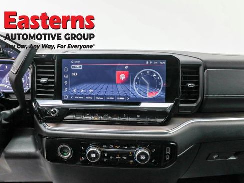 Used 2024 GMC Sierra 1500 SLT image 12