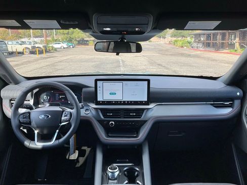 Used 2025 Ford Explorer ST-Line image 34