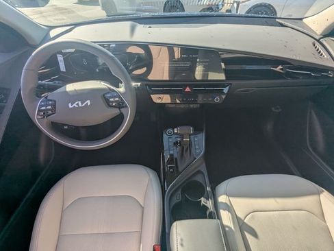 New 2026 Kia Niro EX FWD image 15