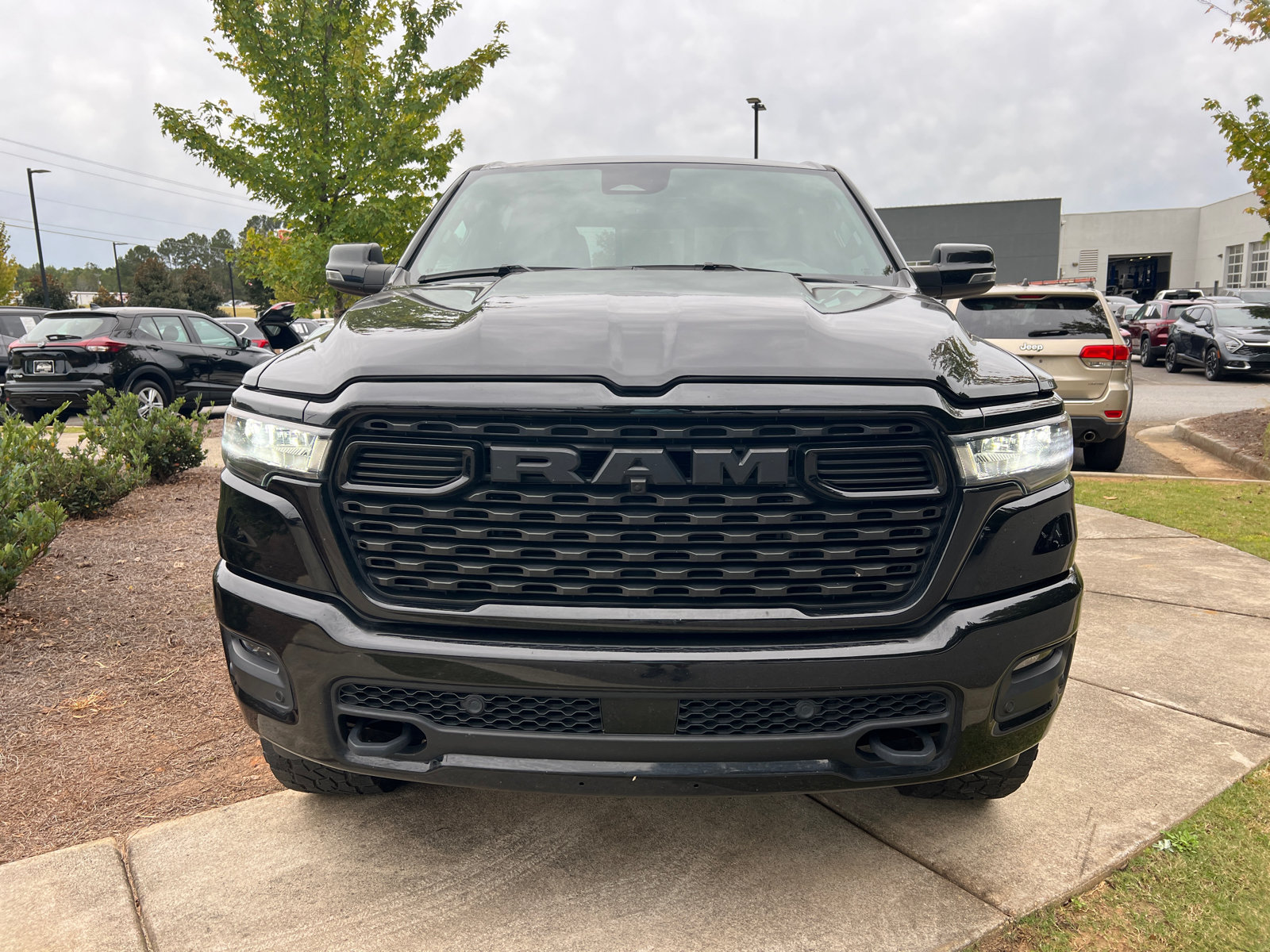 Used 2025 RAM 1500 Big Horn AWD/4WD image 3