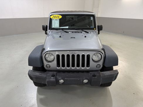 Used 2016 Jeep Wrangler Unlimited Sport w/ Quick Order Package 24S AWD/4WD image 2