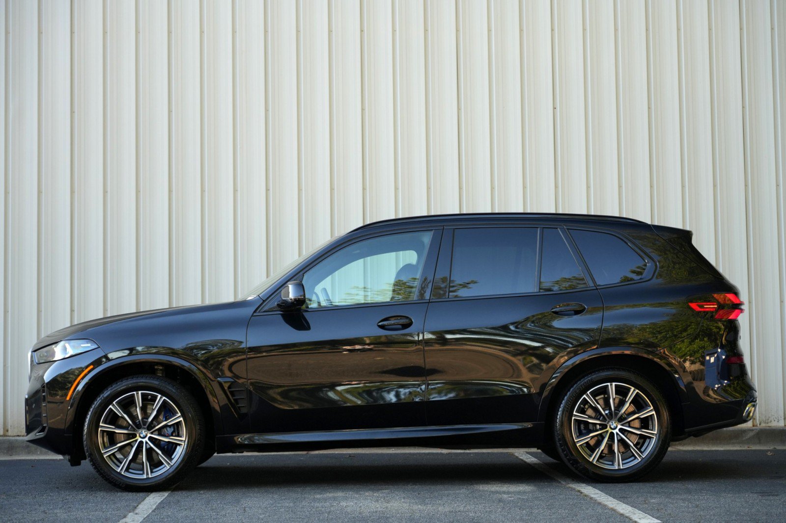 Used 2025 BMW X5 M60i w/ Climate Comfort Package AWD/4WD image 9
