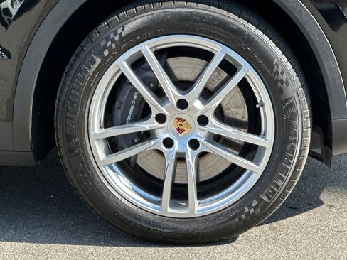 Used 2021 Porsche Cayenne Coupe image 42