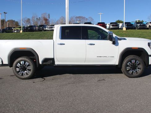 New 2026 GMC Sierra 2500 Denali w/ Denali Reserve Package image 8