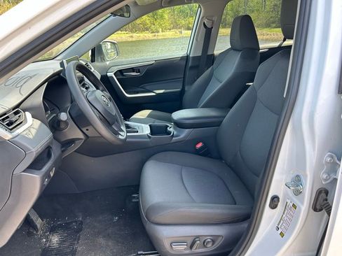 Used 2025 Toyota RAV4 XLE image 14