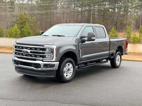 New 2026 Ford F250 XLT w/ XLT Premium Package image 3