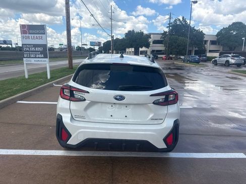 Used 2024 Subaru Crosstrek 2.0i Premium AWD/4WD image 11