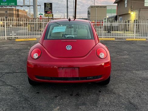 Used 2010 Volkswagen Beetle Coupe image 8
