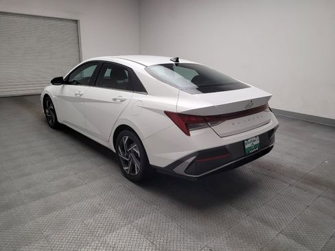 Used 2025 Hyundai Elantra SEL FWD image 5