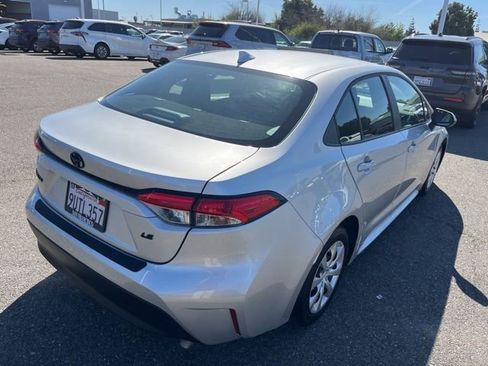 Used 2025 Toyota Corolla LE image 5