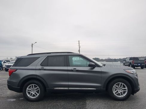 Certified 2025 Ford Explorer Active w/ Active Comfort Package image 2