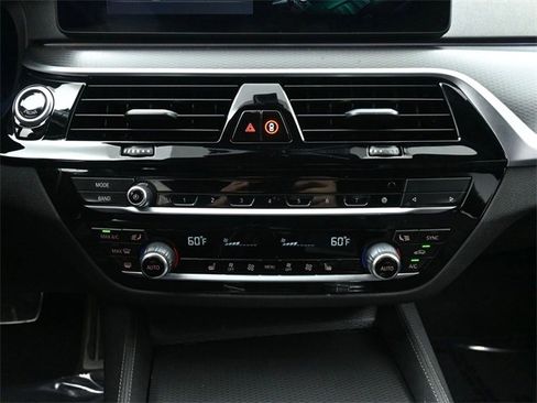 Used 2023 BMW 540i xDrive 540i xDrive w/ M Sport Package image 40