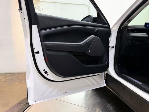 Used 2021 Ford Mustang Mach-E Premium image 12