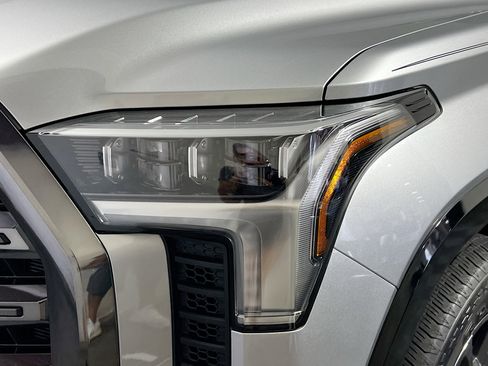 Used 2023 Toyota Tundra Platinum image 11