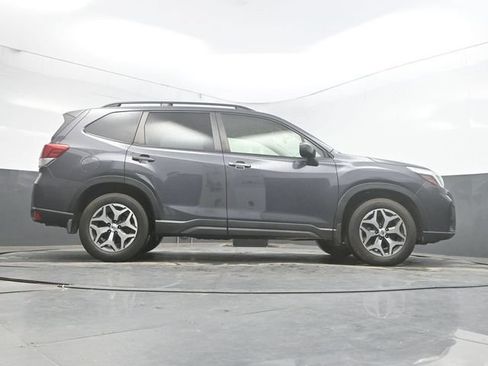 Used 2020 Subaru Forester Premium AWD/4WD image 41