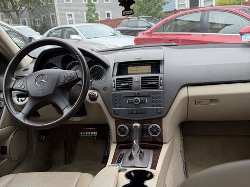 Used 2011 Mercedes-Benz C 300 4MATIC Sedan image 9