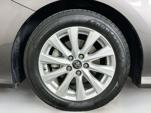 Used 2018 Toyota Camry LE w/ Convenience Package image 11