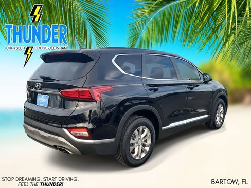 Used 2020 Hyundai Santa Fe SE image 4
