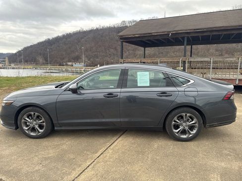 Used 2024 Honda Accord EX image 11