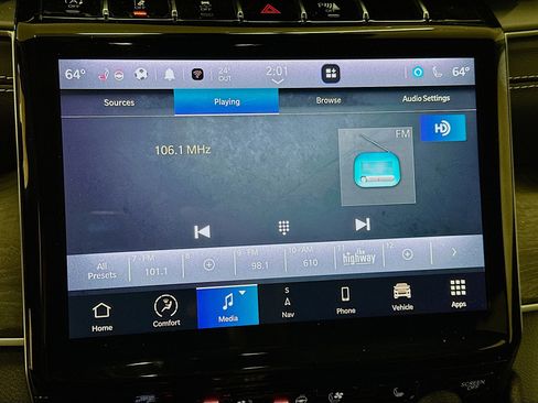 Used 2023 Jeep Grand Cherokee L Limited w/ Luxury Tech Group II image 21