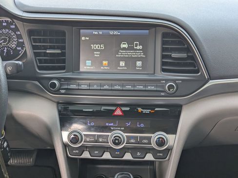Used 2020 Hyundai Elantra SEL w/ Convenience Package (C2) image 17