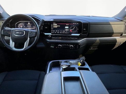 Used 2024 GMC Sierra 1500 Elevation image 8