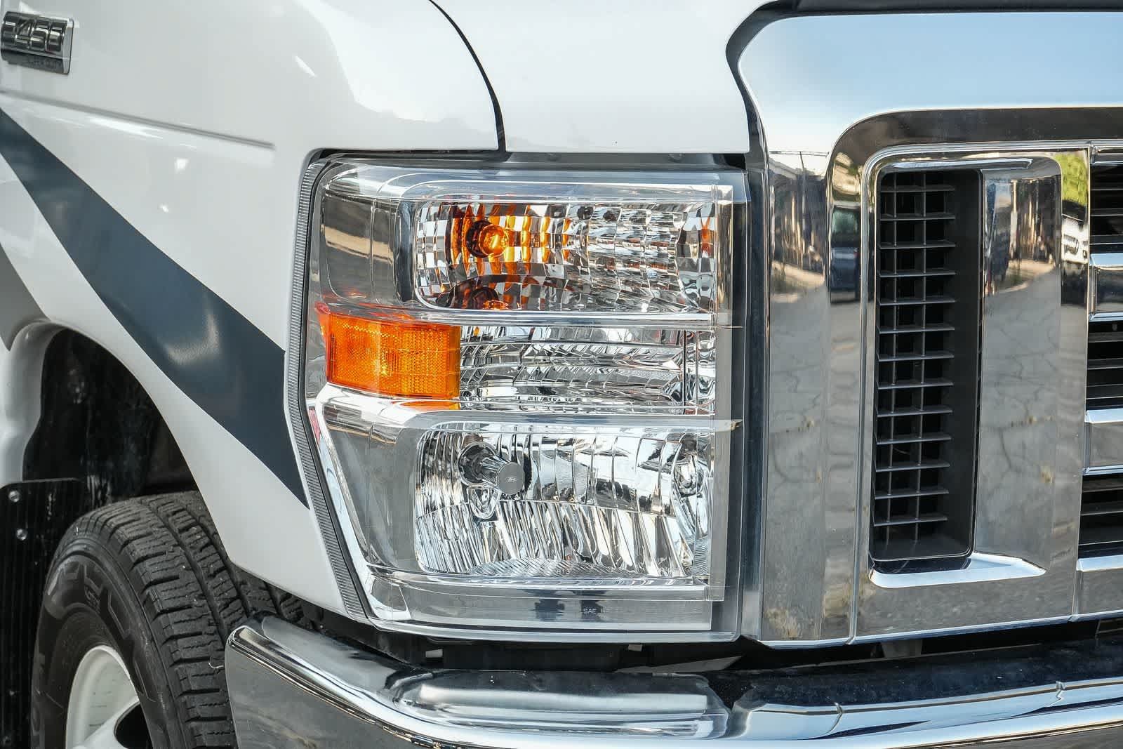 Used 2023 Ford E-450 and Econoline 450 Super Duty w/ Motorhome Prep Package RWD image 4