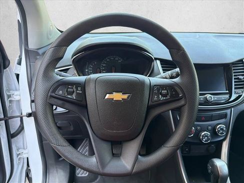 Used 2020 Chevrolet Trax LT AWD/4WD image 13
