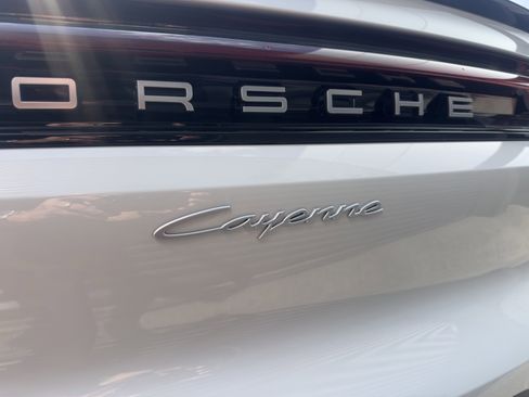 Certified 2025 Porsche Cayenne Coupe AWD/4WD image 19
