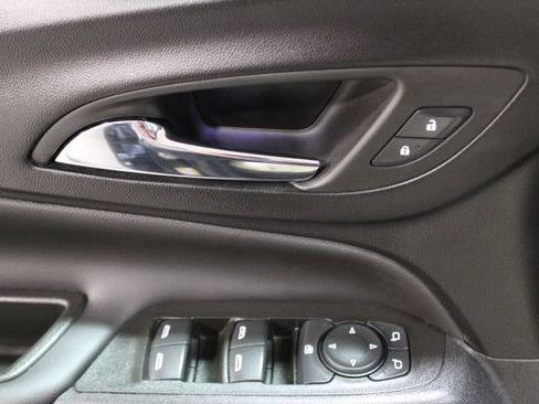 Used 2024 Chevrolet Equinox LT image 16