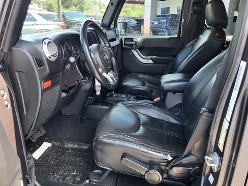 Used 2014 Jeep Wrangler Unlimited Rubicon AWD/4WD image 18