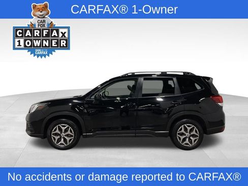 Used 2023 Subaru Forester Premium image 2