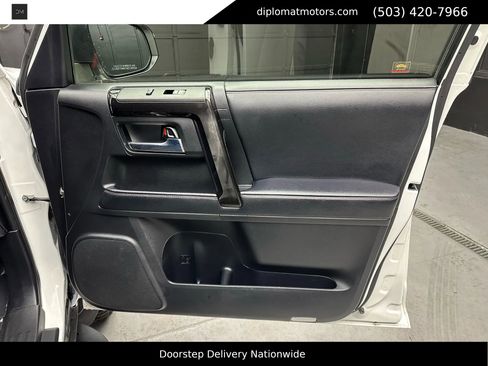 Used 2020 Toyota 4Runner TRD Off-Road image 33