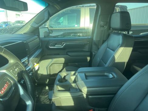 Used 2024 GMC Sierra 1500 SLT image 9