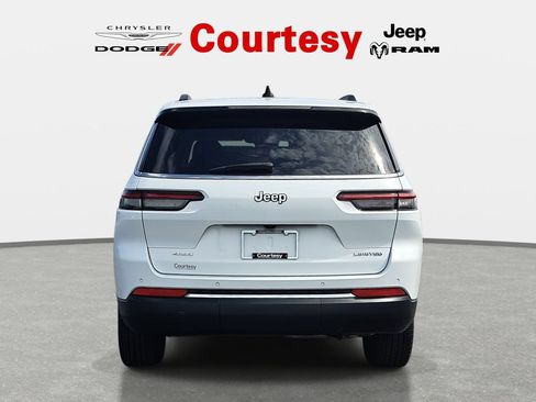 Certified 2023 Jeep Grand Cherokee L Limited AWD/4WD image 4