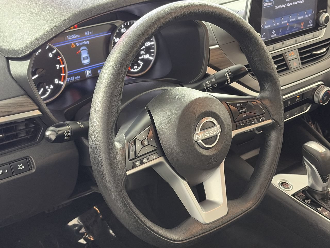 Used 2025 Nissan Altima 2.5 SV FWD image 13