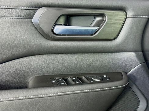 Used 2025 Nissan Armada SV image 22