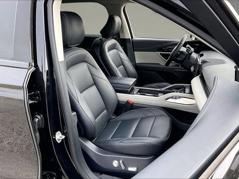 Used 2025 Lincoln Nautilus Premier image 7