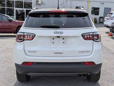 Used 2022 Jeep Compass Limited image 7