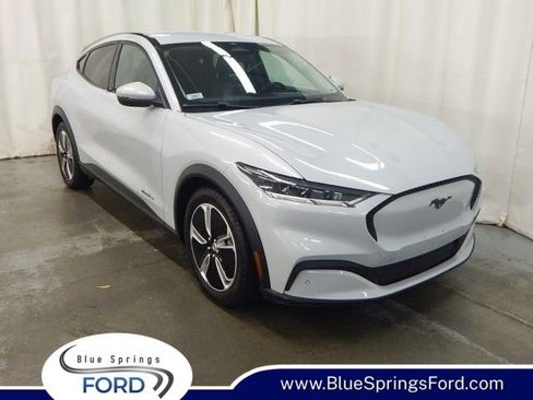 Used 2022 Ford Mustang Mach-E Select image 1