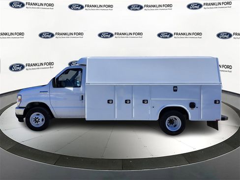 New 2026 Ford E-350 and Econoline 350 Super Duty w/ Power Equipment Group image 2